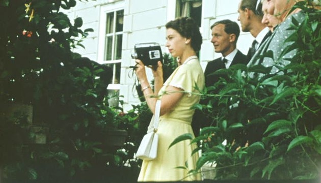 A still of Queen Elizabeth in \'The Queen Unseen\'